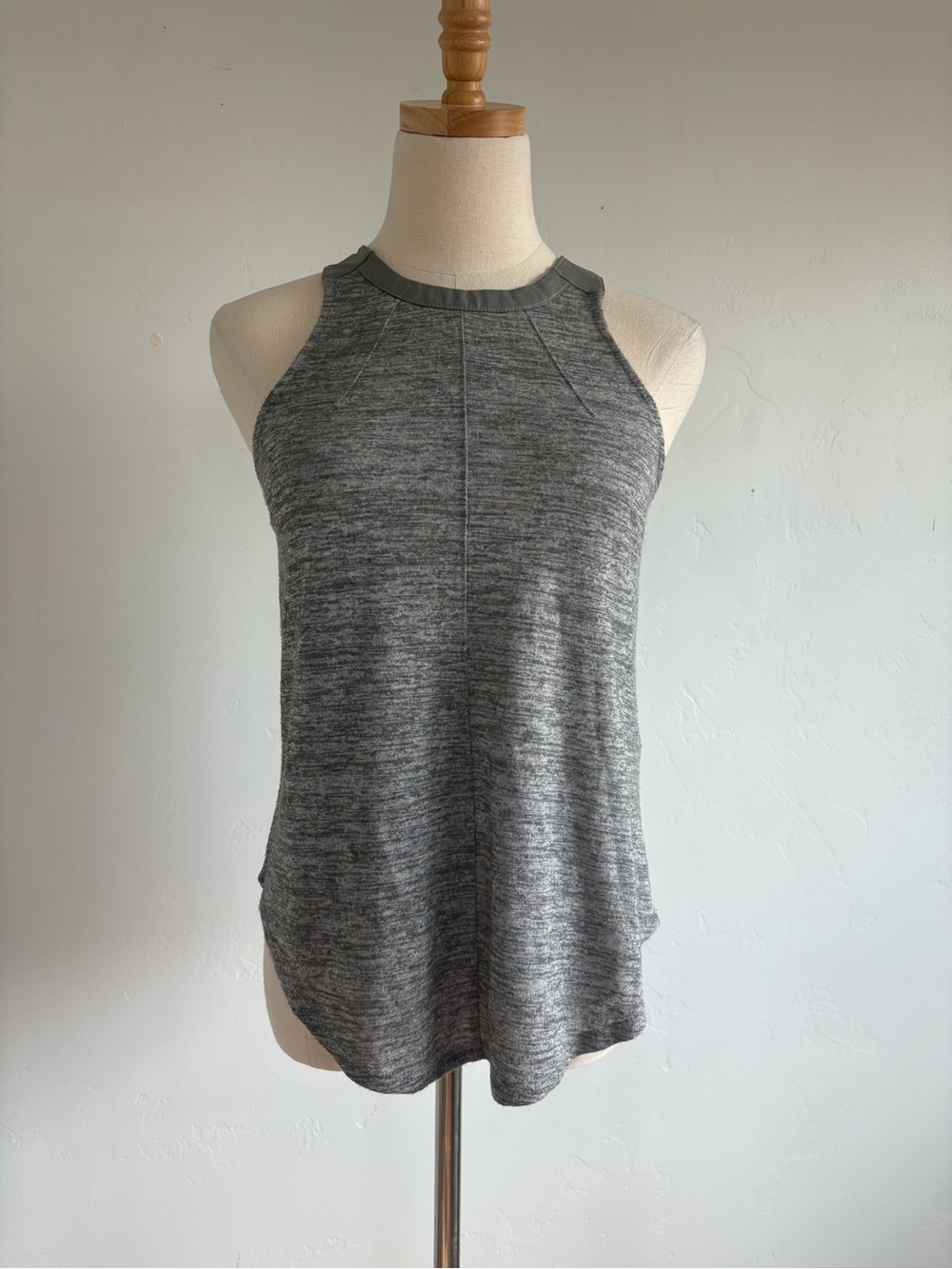 Banana Republic Women's Gray Sleeveless Halter Tank Top